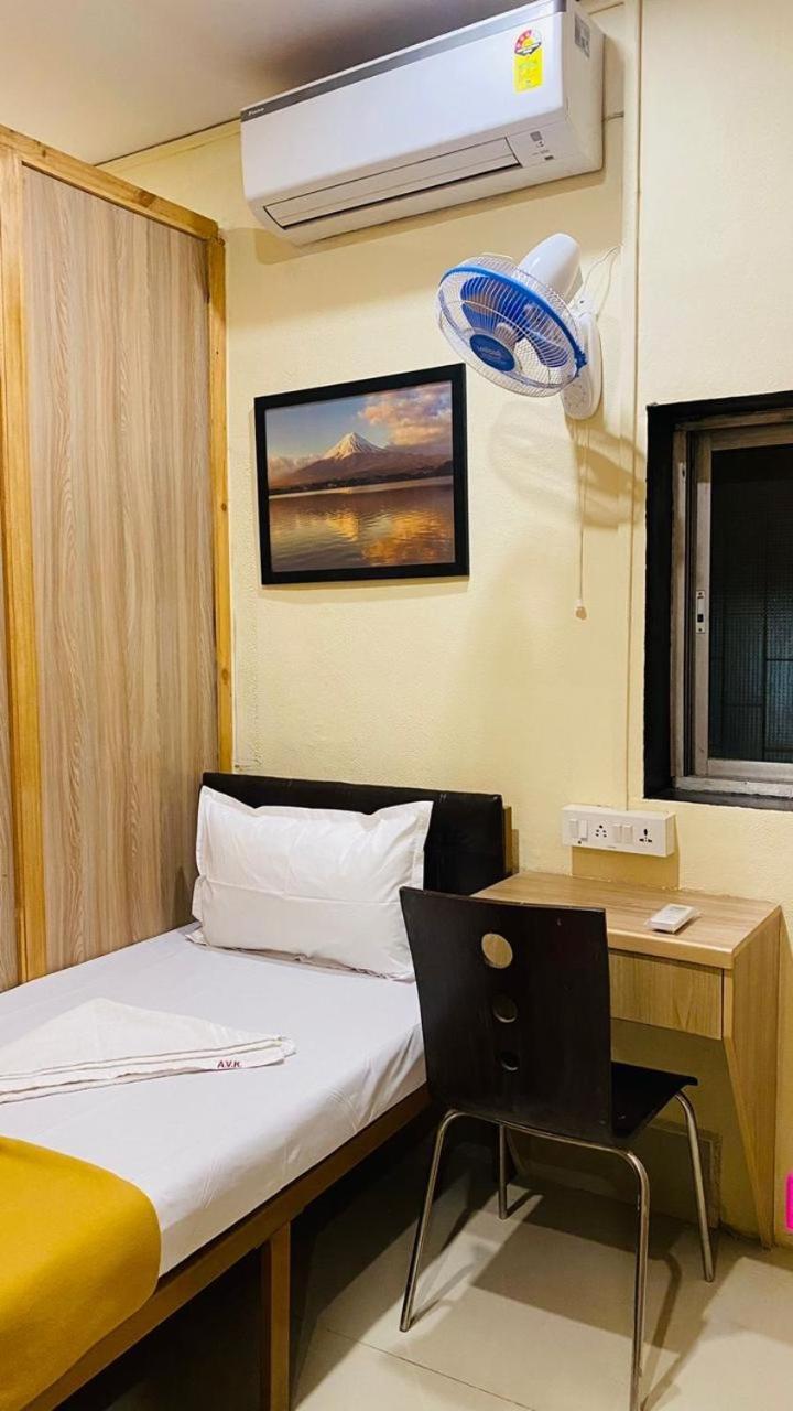 Royal Cabin Stay - Mumbai — Photos 1